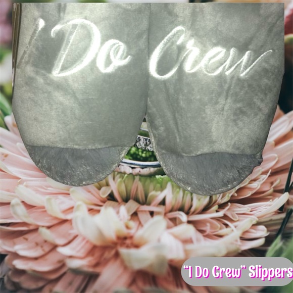 💍 NWT Dluxe by Dearfoams “I Do Crew” Slippers 💍 - Picture 7 of 9